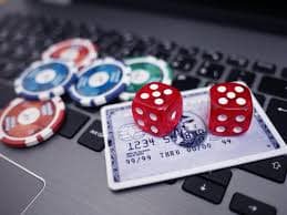 Filipino player celebrating a big win at Ruby Casino on mobile